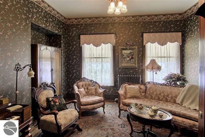 230 Wellington Street, Traverse City, MI 49686